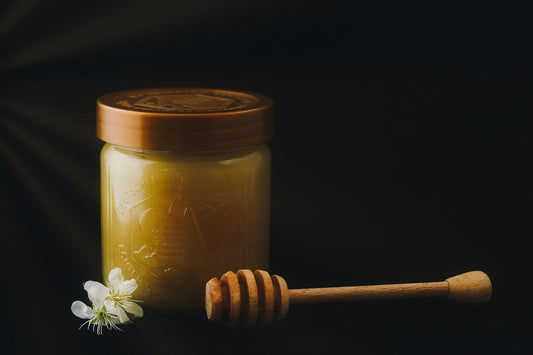 "Manuka Honey and Your Dog's Allergies? What you need to Know"